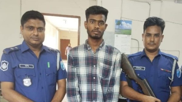 মধুখালীতে ২০০ ইয়াবা ট্যাবলেটসহ মাদক ব্যবসায়ী আটক