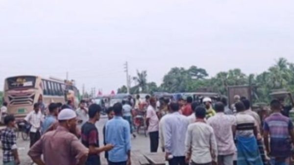 ঢাকার সাথে দেশের দক্ষিণ বঙ্গ সহ ফরিদপুর খুলনা র যোগাযোগ বন্ধ